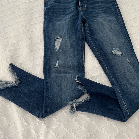 Hudson Blaire high rise super skinny frayed ankle jeans. - Picture 2 of 5
